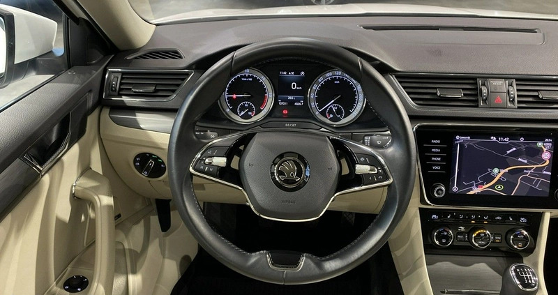 Skoda Superb cena 104900 przebieg: 107000, rok produkcji 2020 z Piastów małe 529